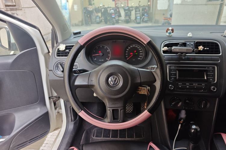 Used Volkswagen Polo 2013 1.6L Automatic Comfort Edition Steering Wheel