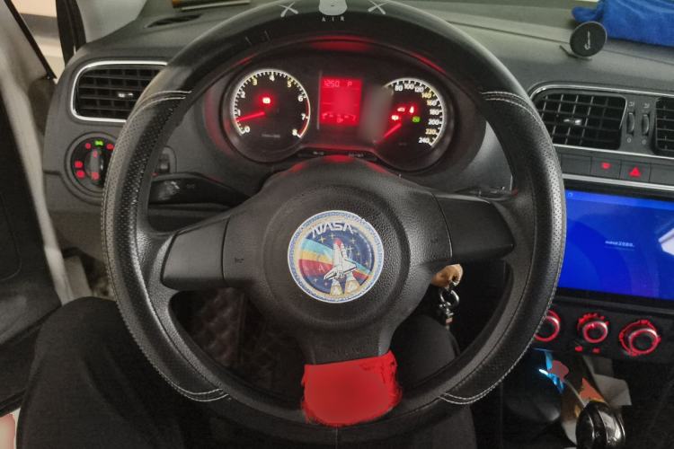 Used Volkswagen Polo 2013 1.4L Automatic Comfort Edition Steering Wheel