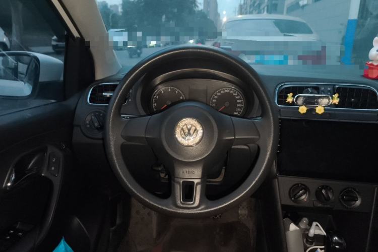 Used Volkswagen Polo 2013 1.4L Automatic Comfort Edition Steering Wheel
