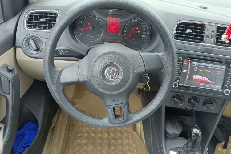 Used Volkswagen Polo 2013 1.4L Automatic Comfort Edition Steering Wheel