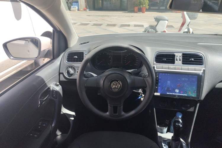 Used Volkswagen Polo 2013 1.4L Automatic Comfort Edition Steering Wheel