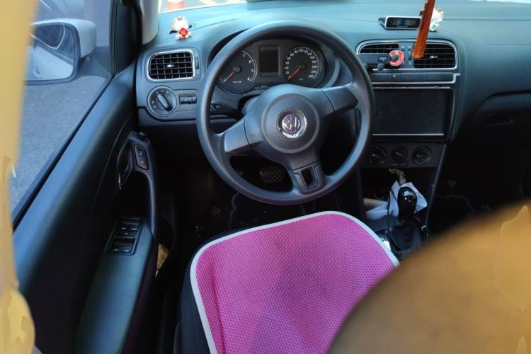 Used Volkswagen Polo 2013 1.6L Automatic Comfort Edition Steering Wheel