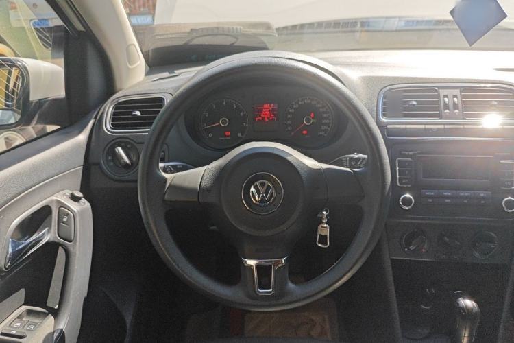 Used Volkswagen Polo 2013 1.6L Automatic Comfort Edition Steering Wheel