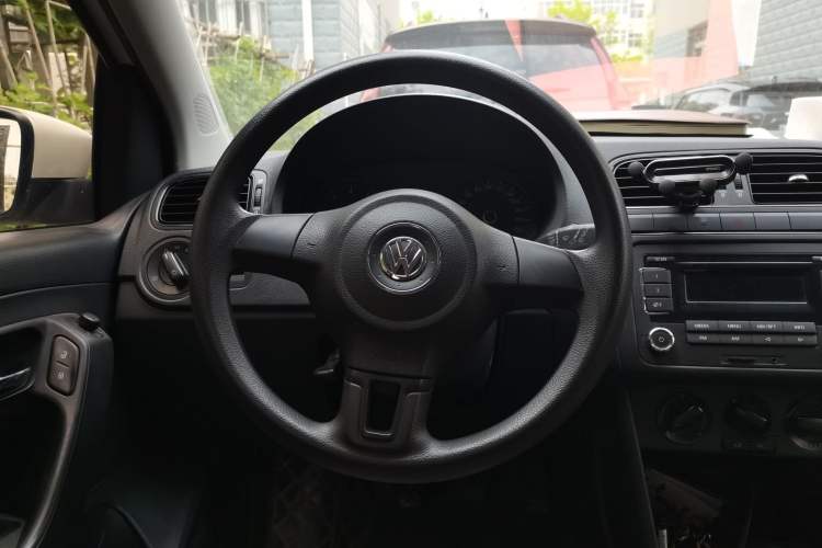 Used Volkswagen Polo 2013 1.4L Manual Fashion Edition Steering Wheel