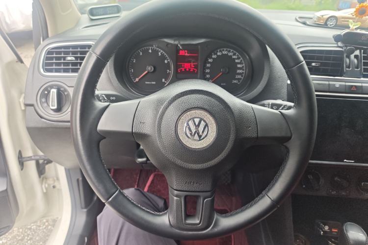 Used Volkswagen Polo 2013 1.6L Automatic Comfort Edition Steering Wheel