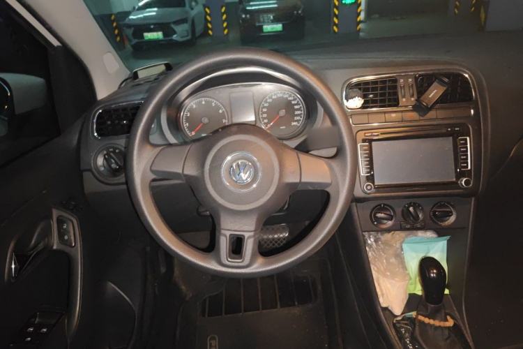 Used Volkswagen Polo 2013 1.6L Automatic Comfort Edition Steering Wheel