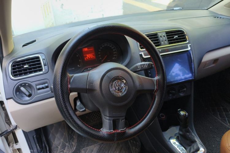 Used Volkswagen Polo 2013 1.4L Automatic Comfort Edition Steering Wheel