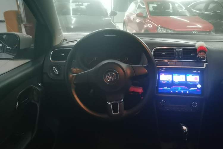 Used Volkswagen Polo 2013 1.6L Automatic Comfort Edition Steering Wheel