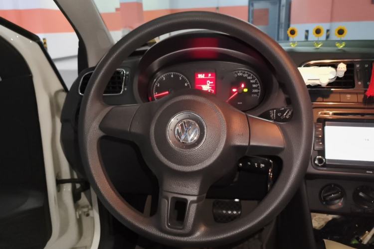 Used Volkswagen Polo 2013 1.6L Automatic Comfort Edition Steering Wheel