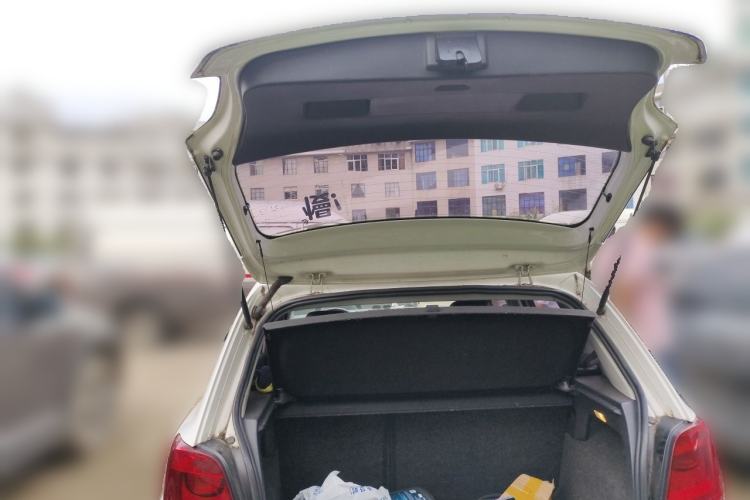 Used Volkswagen Polo 2013 1.4L Manual Fashion Edition Trunk