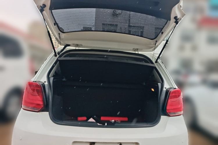 Used Volkswagen Polo 2013 1.4L Manual Fashion Edition Trunk