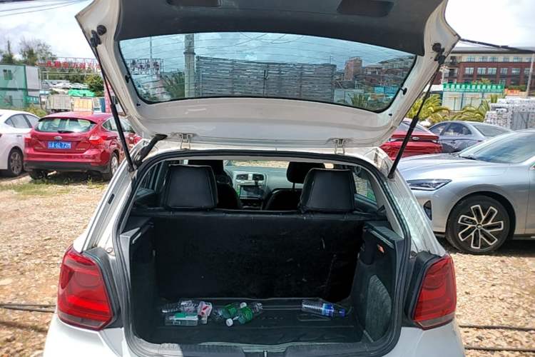 Used Volkswagen Polo 2013 1.4L Manual Fashion Edition Trunk