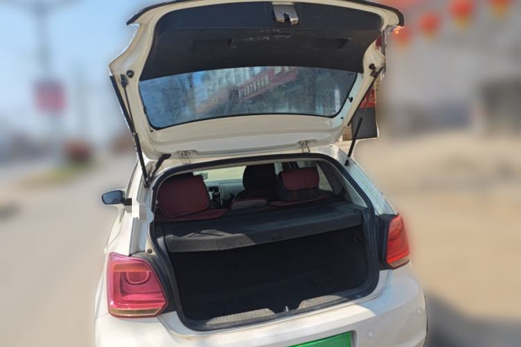 Used Volkswagen Polo 2013 1.4L Manual Fashion Edition Trunk