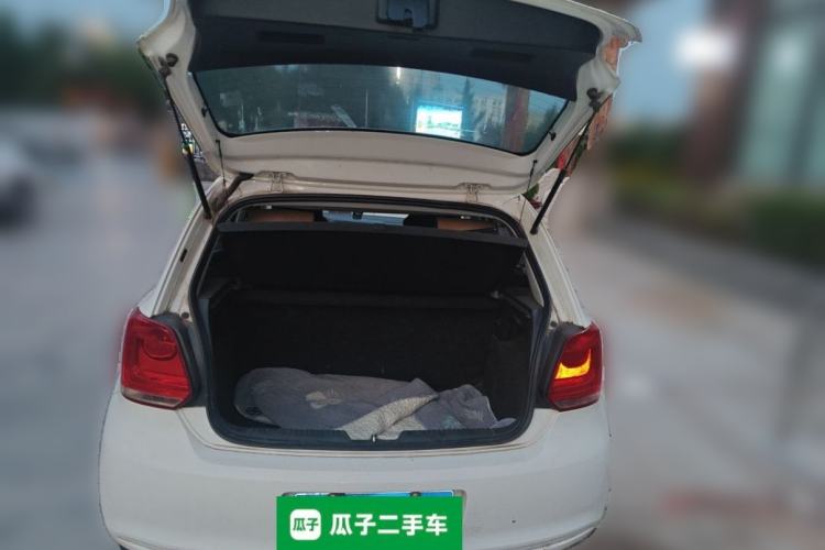 Used Volkswagen Polo 2013 1.4L Manual Fashion Edition Trunk