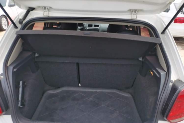 Used Volkswagen Polo 2013 1.6L Automatic Comfort Edition Trunk
