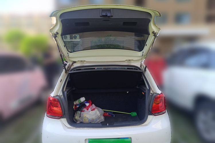 Used Volkswagen Polo 2013 1.4L Manual Fashion Edition Trunk