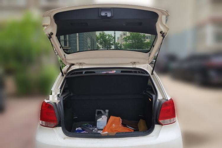 Used Volkswagen Polo 2013 1.4L Manual Fashion Edition Trunk