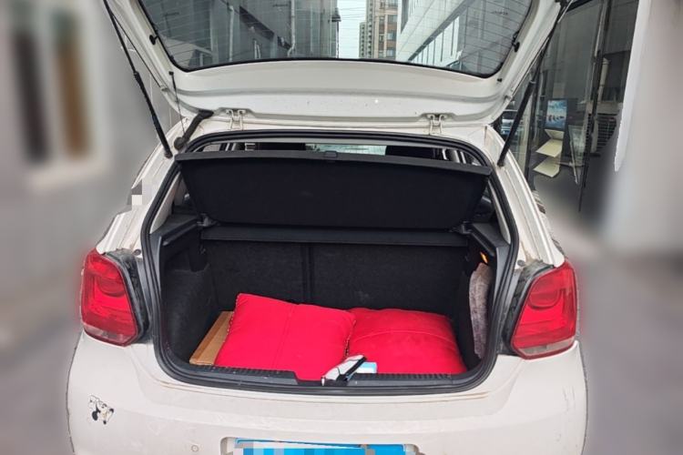 Used Volkswagen Polo 2013 1.6L Automatic Comfort Edition Trunk