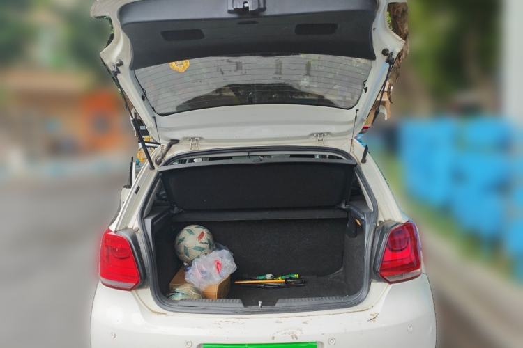 Used Volkswagen Polo 2013 1.4L Manual Fashion Edition Trunk