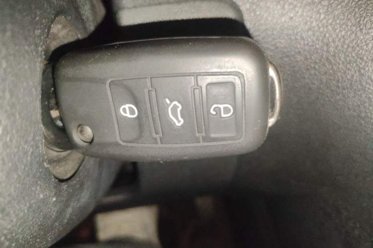 Used Volkswagen Polo 2013 1.6L Automatic Comfort Edition Vehicle Key