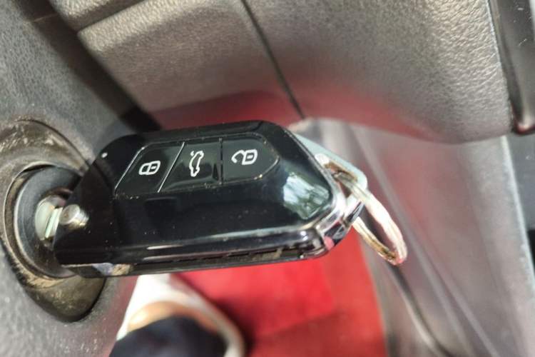 Used Volkswagen Polo 2013 1.4L Manual Comfort Edition Vehicle Key