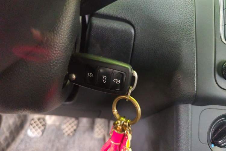 Used Volkswagen Polo 2013 1.4L Manual Comfort Edition Vehicle Key