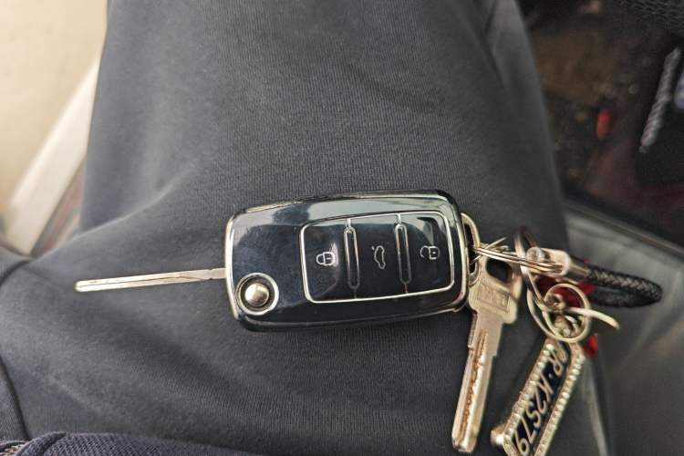 Used Volkswagen Polo 2013 1.4L Automatic Luxury Edition Vehicle Key
