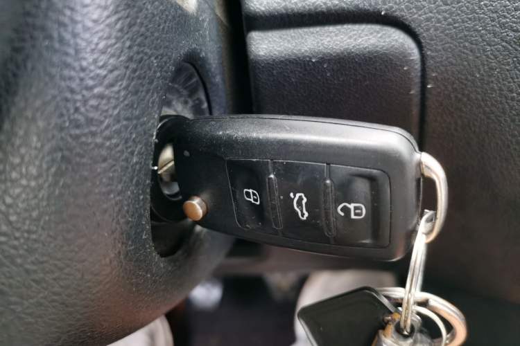 Used Volkswagen Polo 2013 1.6L Manual Comfort Edition Vehicle Key