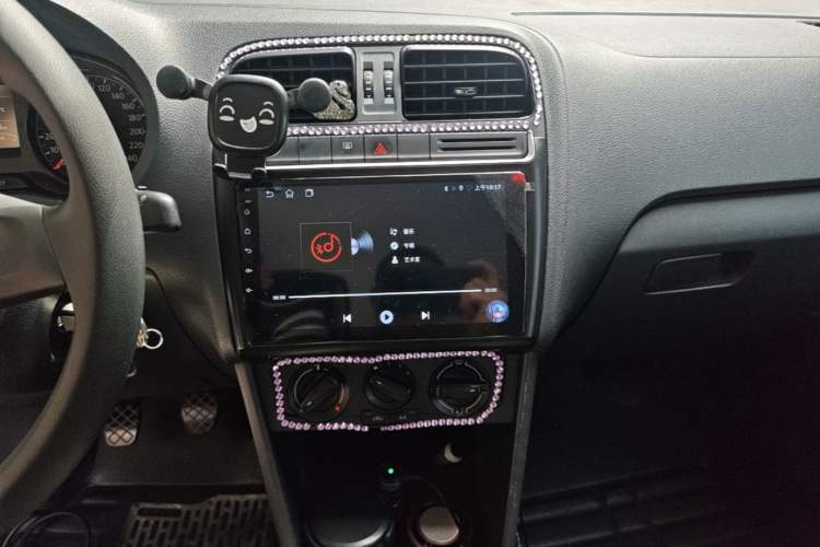 Used Volkswagen Polo 2014 1.4L Manual Fashion Edition Audio And AC Panel