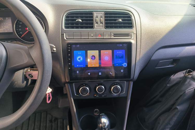 Used Volkswagen Polo 2014 1.4L Automatic Comfort Edition Audio And AC Panel