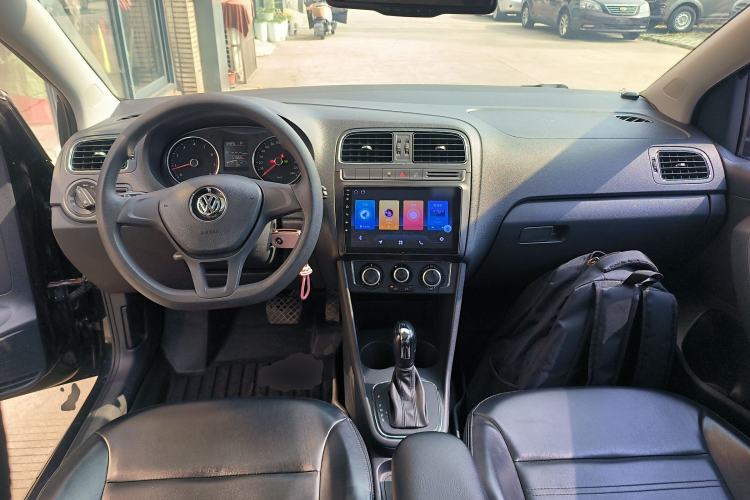 Used Volkswagen Polo 2014 1.4L Automatic Comfort Edition Center Console