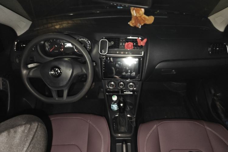 Used Volkswagen Polo 2014 1.4L Automatic Comfort Edition Center Console
