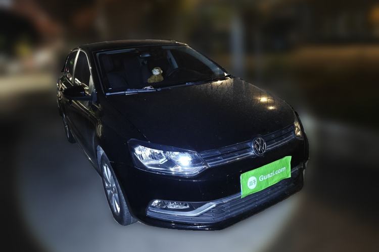 Used Volkswagen Polo 2014 1.4L Automatic Comfort Edition Front Right 45 Deg
