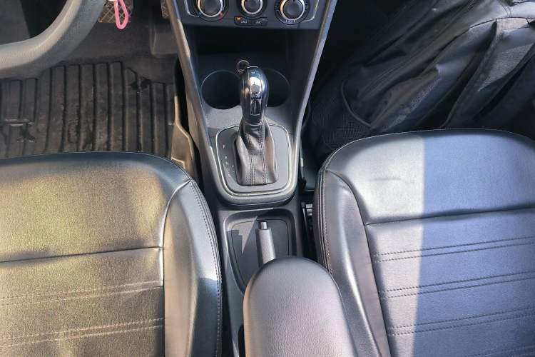 Used Volkswagen Polo 2014 1.4L Automatic Comfort Edition Gear Lever