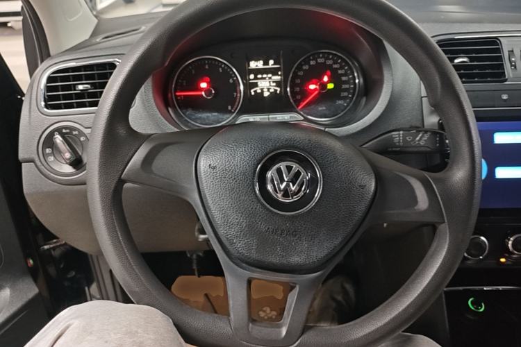 Used Volkswagen Polo 2014 1.4L Automatic Comfort Edition Steering Wheel