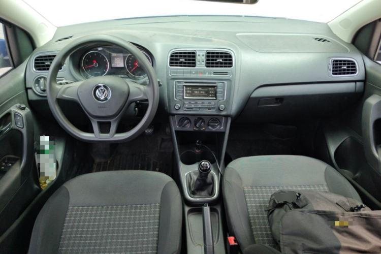 Used Volkswagen Polo 2014 1.6L Manual Comfort Edition Center Console