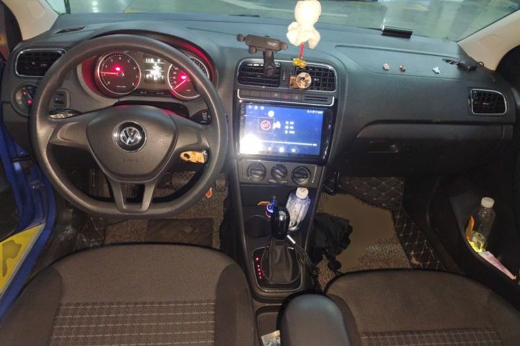 Used Volkswagen Polo 2014 1.4L Automatic Comfort Edition Center Console