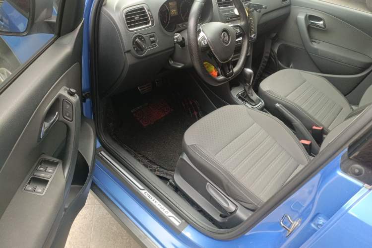 Used Volkswagen Polo 2014 1.6L Cross Polo Automatic Driver Seat