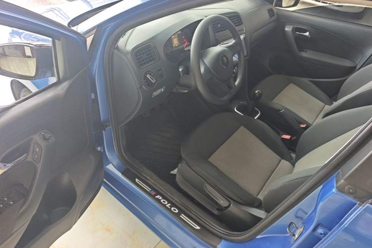 Used Volkswagen Polo 2014 1.4L Manual Fashion Edition Driver Seat