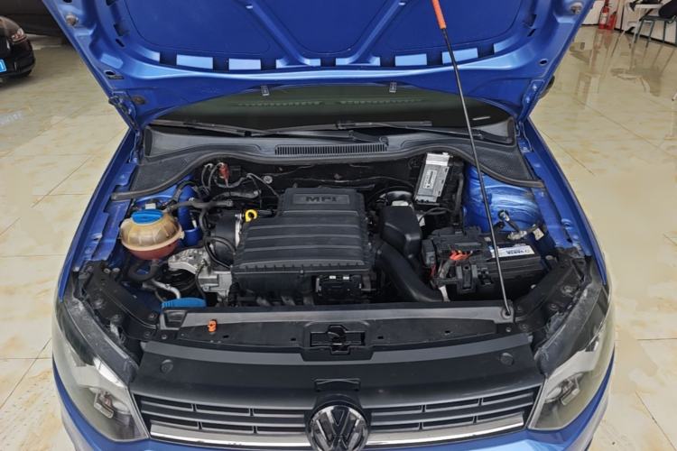 Used Volkswagen Polo 2014 1.4L Manual Fashion Edition Engine Bay