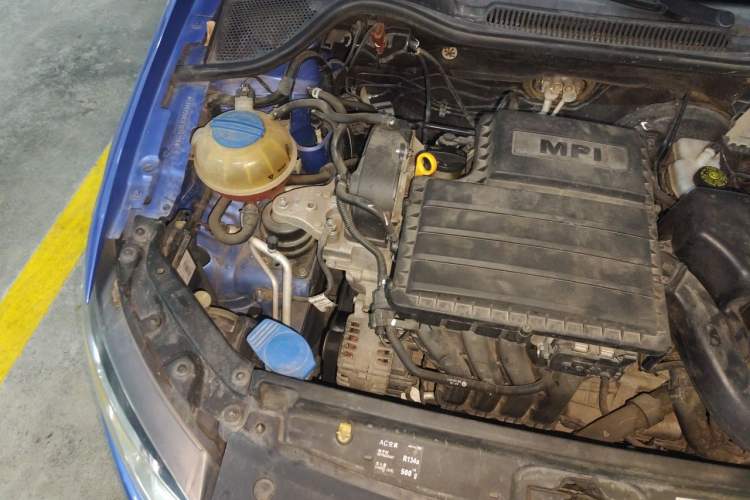 Used Volkswagen Polo 2014 1.4L Automatic Comfort Edition Engine Bay Right