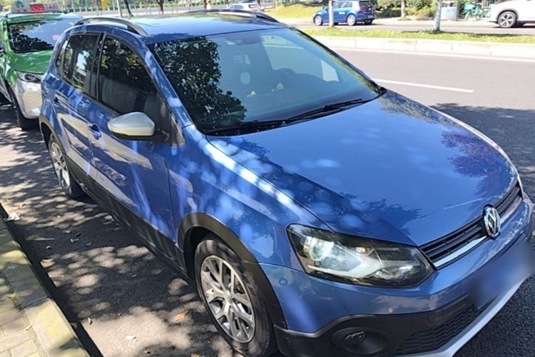 Used Volkswagen Polo 2014 1.6L Cross Polo Automatic Front Right 45 Deg