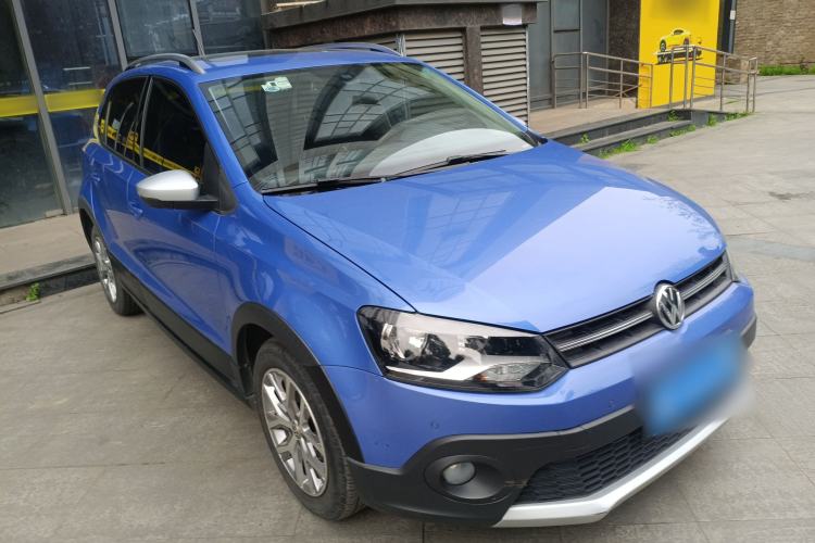 Used Volkswagen Polo 2014 1.6L Cross Polo Automatic Front Right 45 Deg