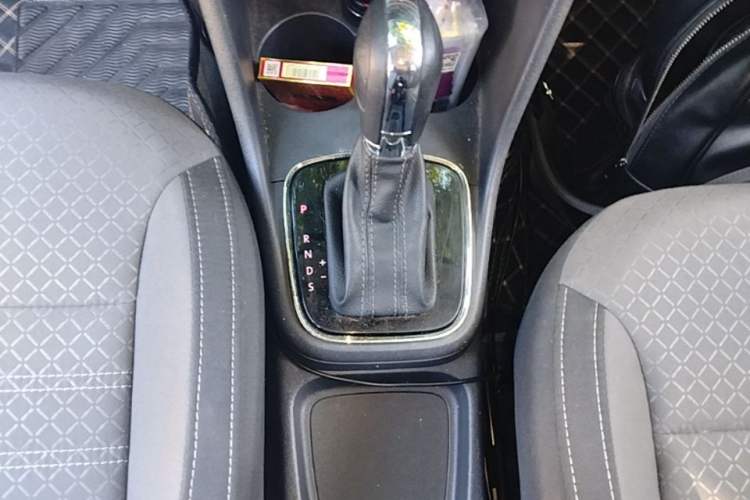 Used Volkswagen Polo 2014 1.6L Cross Polo Automatic Gear Lever