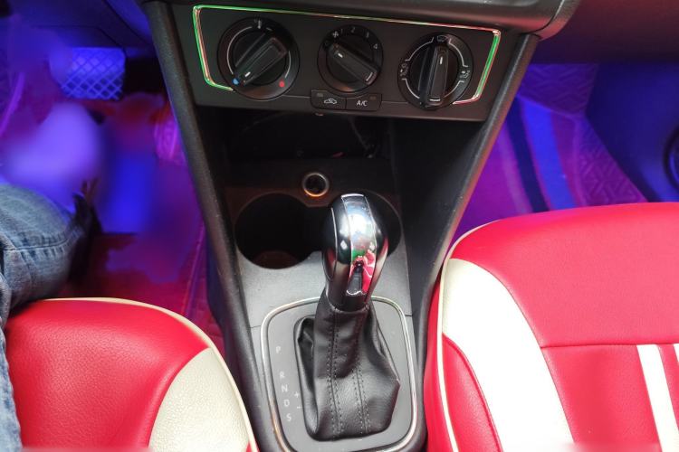 Used Volkswagen Polo 2014 1.4L Automatic Comfort Edition Interior 3
