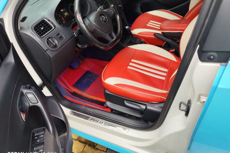 Used Volkswagen Polo 2014 1.4L Automatic Comfort Edition Interior 4