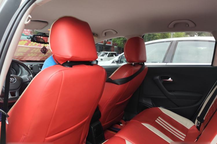 Used Volkswagen Polo 2014 1.4L Automatic Comfort Edition Interior 5