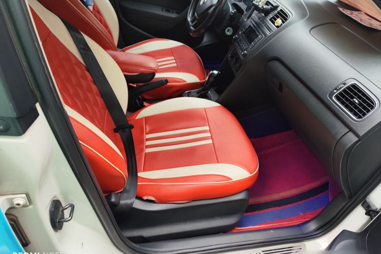 Used Volkswagen Polo 2014 1.4L Automatic Comfort Edition Interior 6