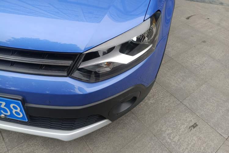Used Volkswagen Polo 2014 1.6L Cross Polo Automatic Left Front Headlight