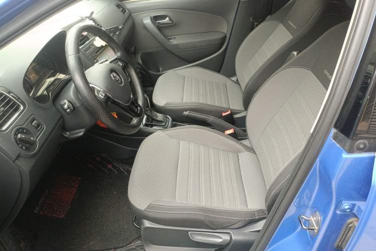 Used Volkswagen Polo 2014 1.6L Cross Polo Automatic Left Front Seat